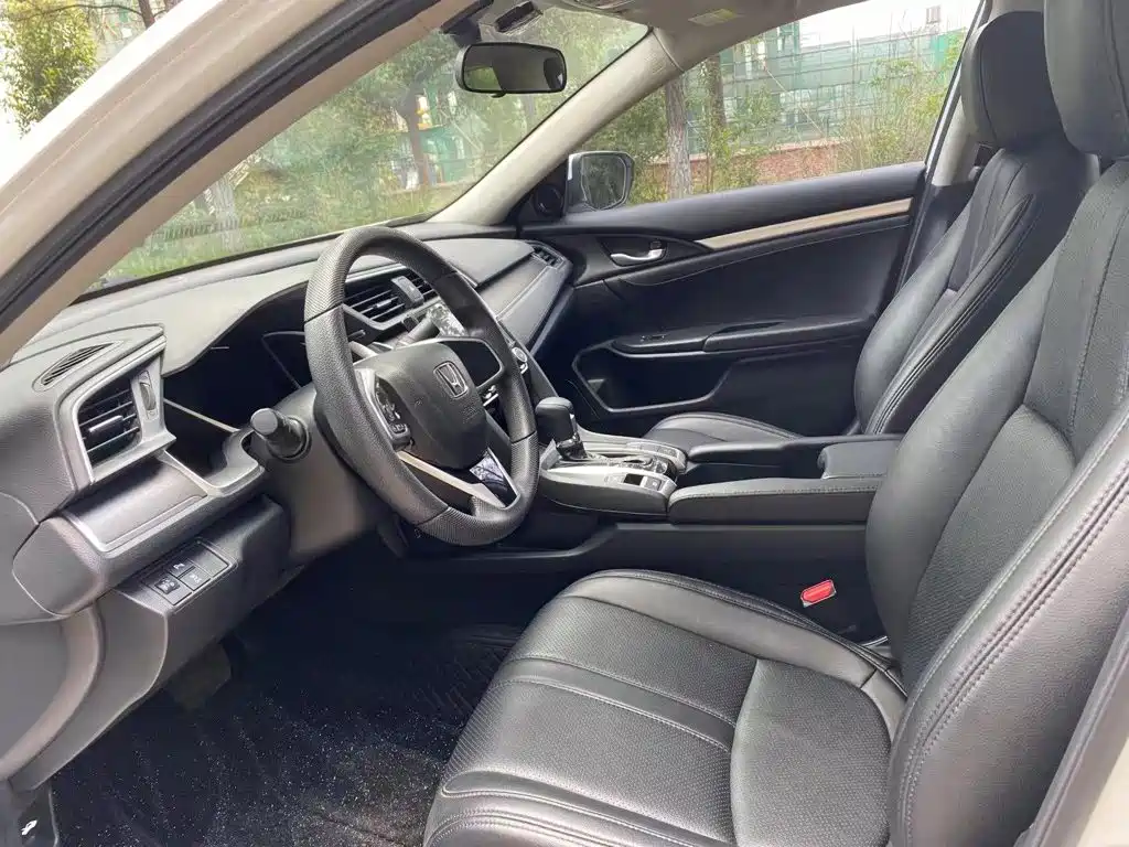 Honda Civic 2018 — фото 16