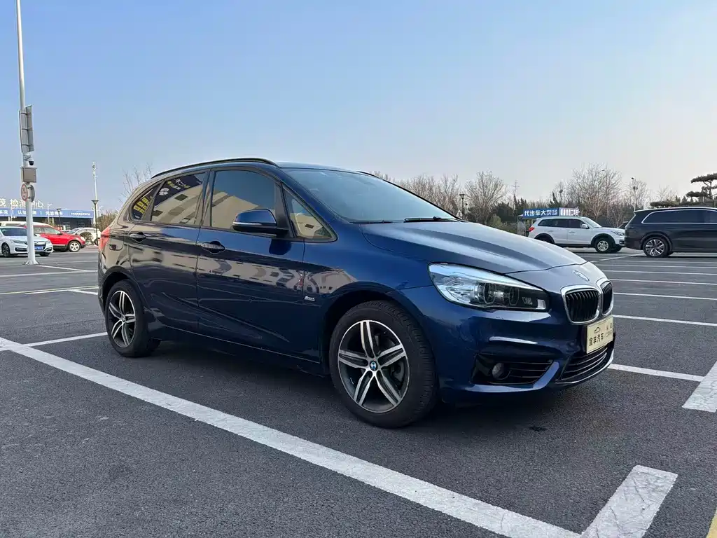 BMW 2 Series Active Tourer 2017 — фото 3