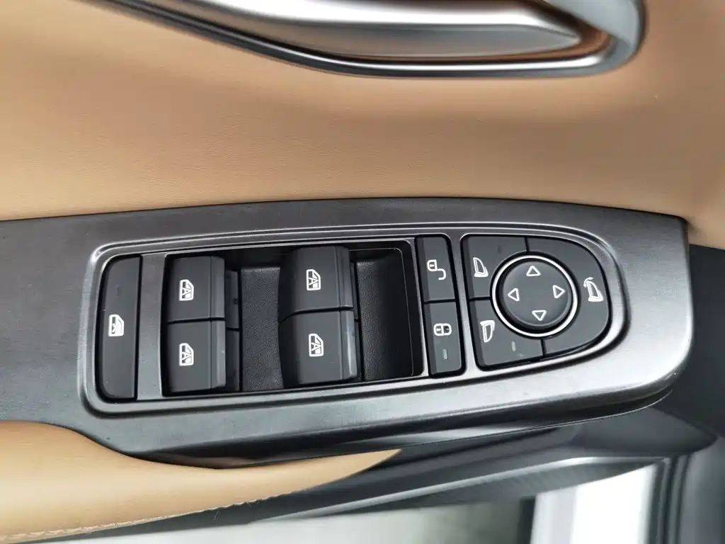 BYD Song L DM-i 2024 — фото 9
