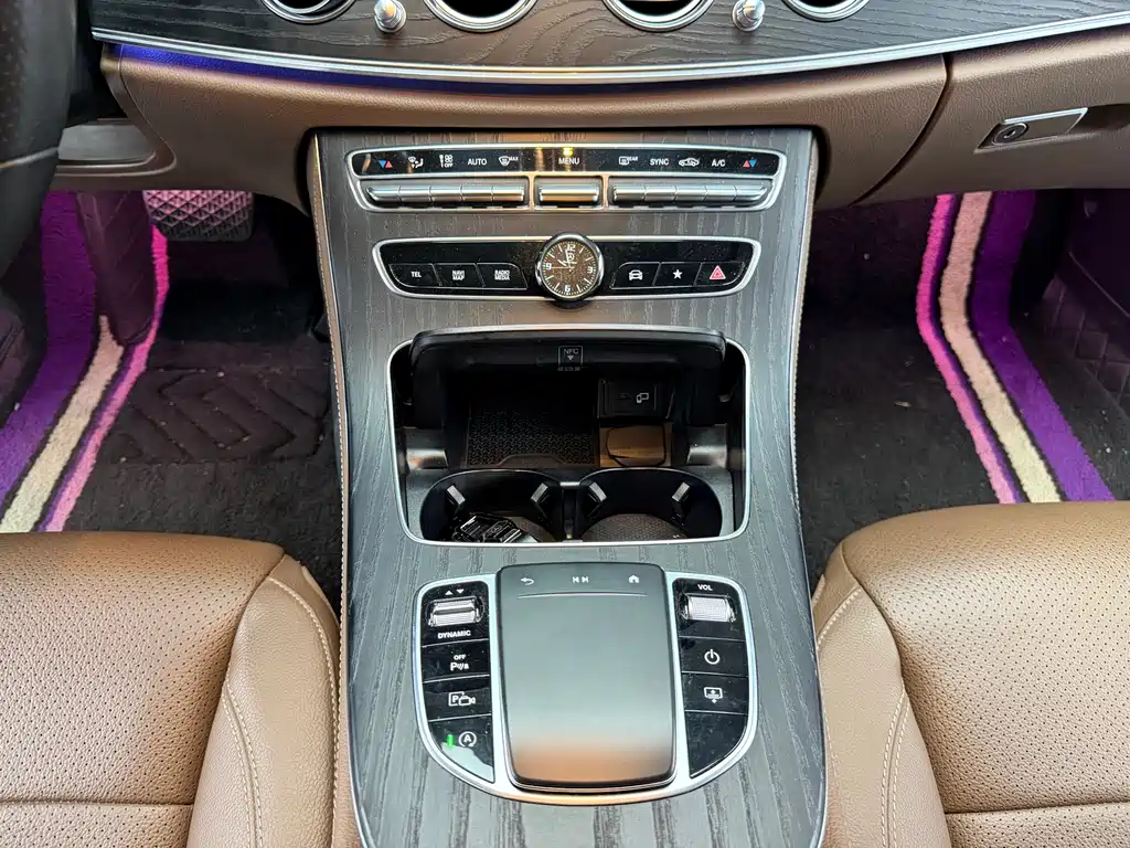 Mercedes-Benz E-Class 2021 — фото 11