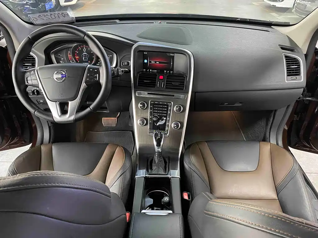 Volvo XC60 2015 — фото 14