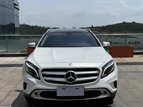 Mercedes-Benz GLA 2016