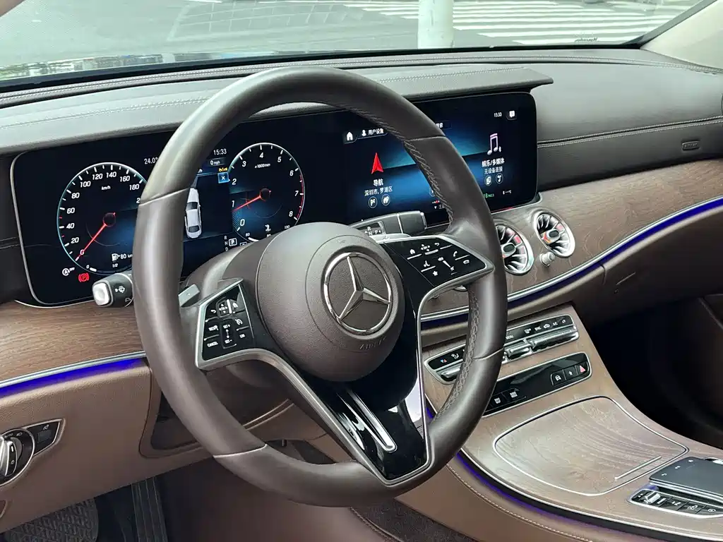 Mercedes-Benz E-Class 2023 — фото 20