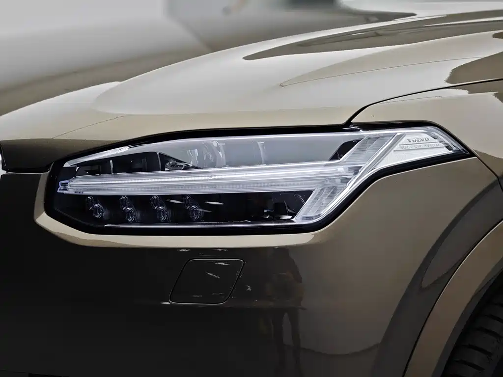 Volvo XC90 2016 — фото 18