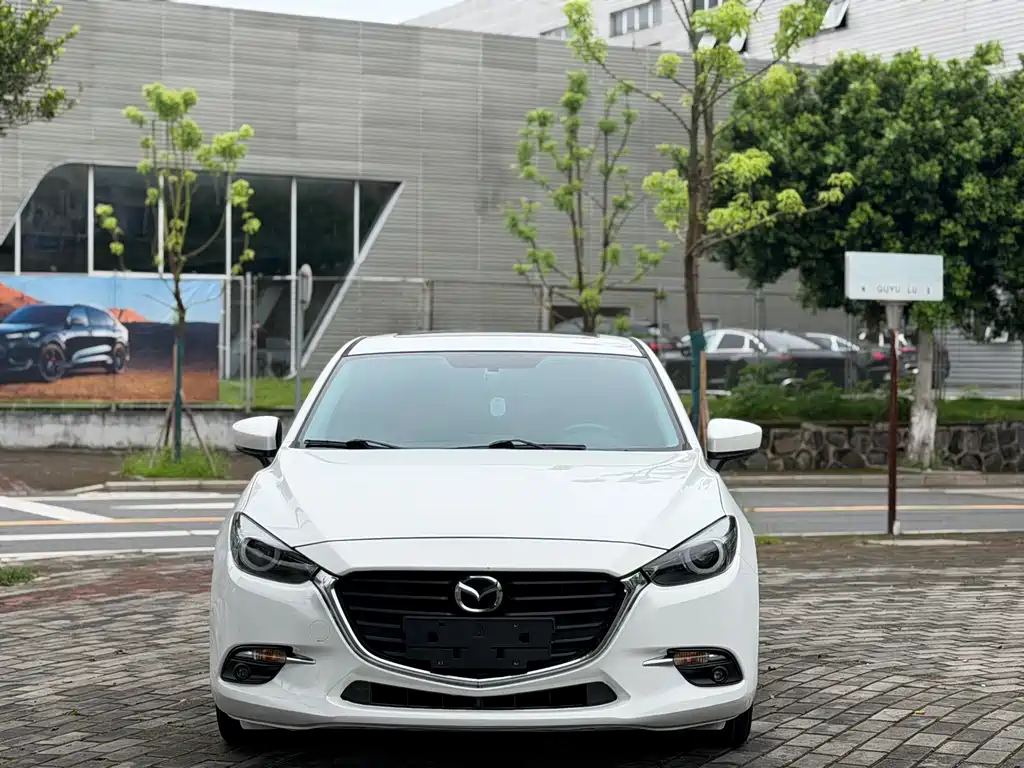 Mazda 3 Axela 2017 — фото 2
