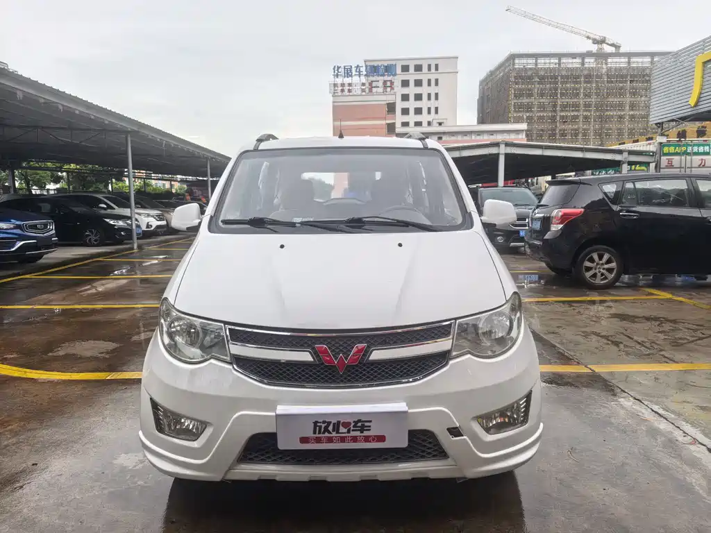 Wuling Hongguang 2018 — фото 2