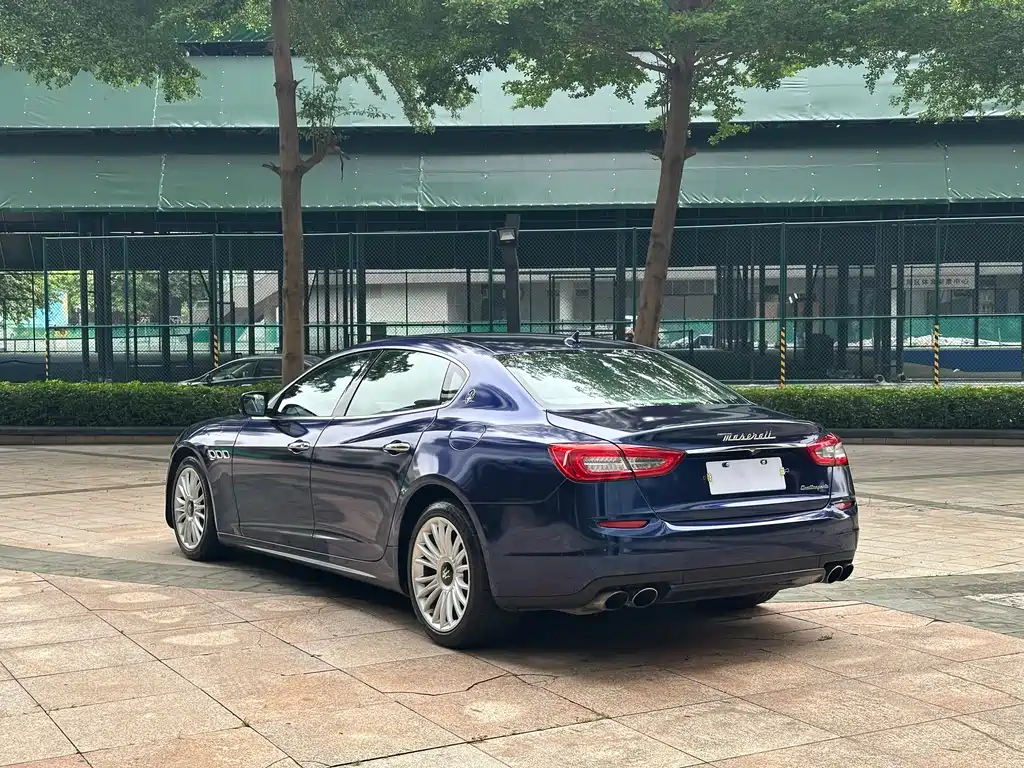 Maserati Quattroporte 2016 — фото 19