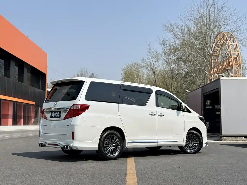 Toyota Alphard 2014 — фото 3