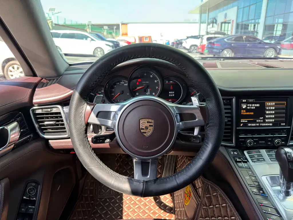 Porsche Panamera 2015 — фото 10