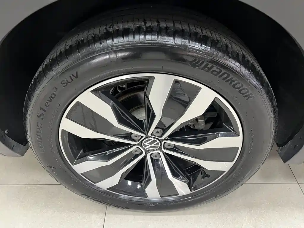 Volkswagen Tiguan L 2022 — фото 17