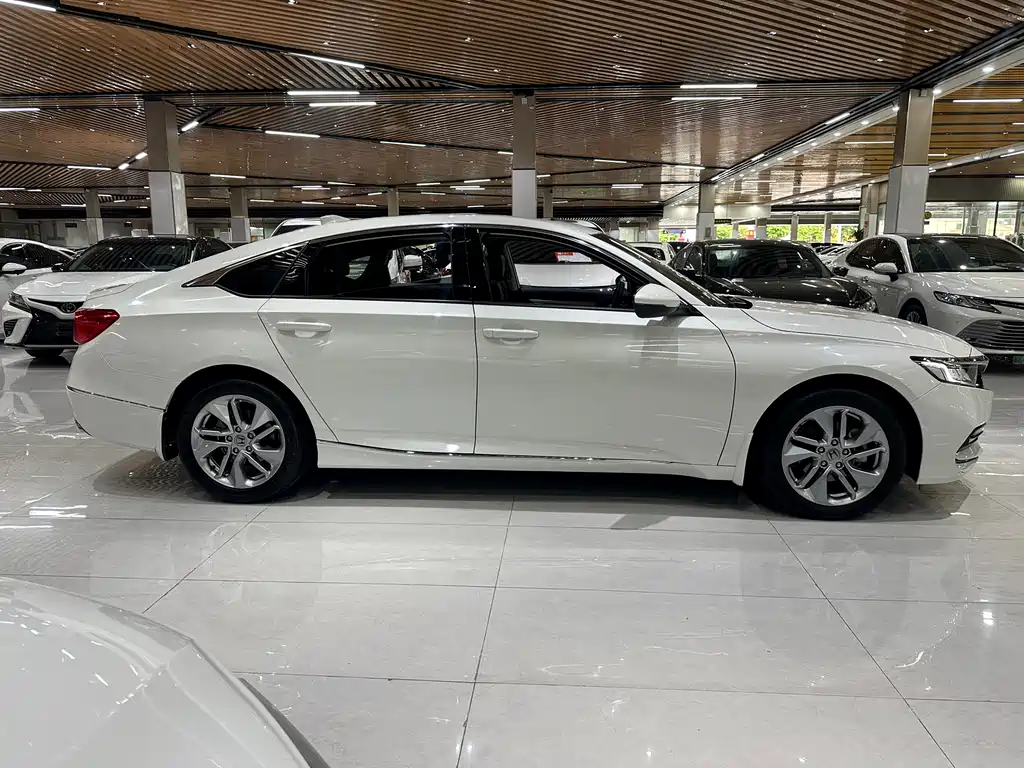 Honda Accord 2020 — фото 14