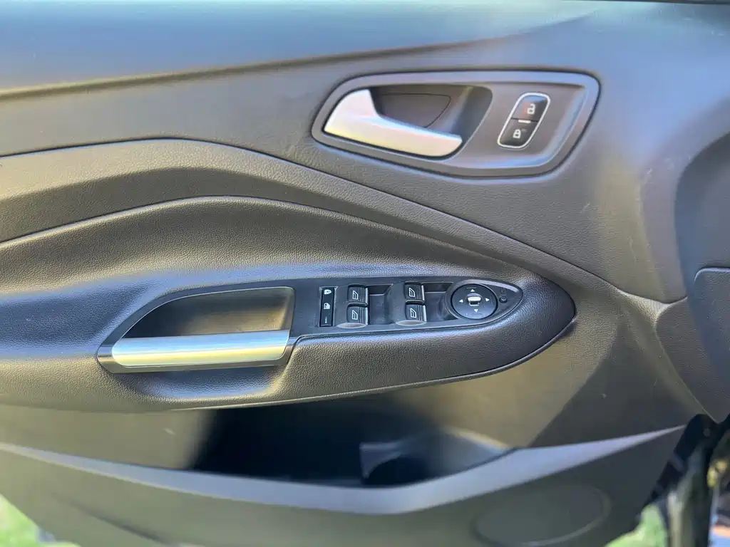 Ford Kuga 2016 — фото 17