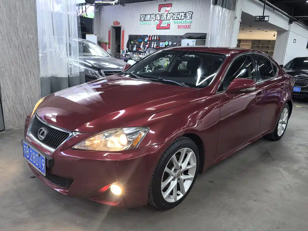 Lexus IS 2013