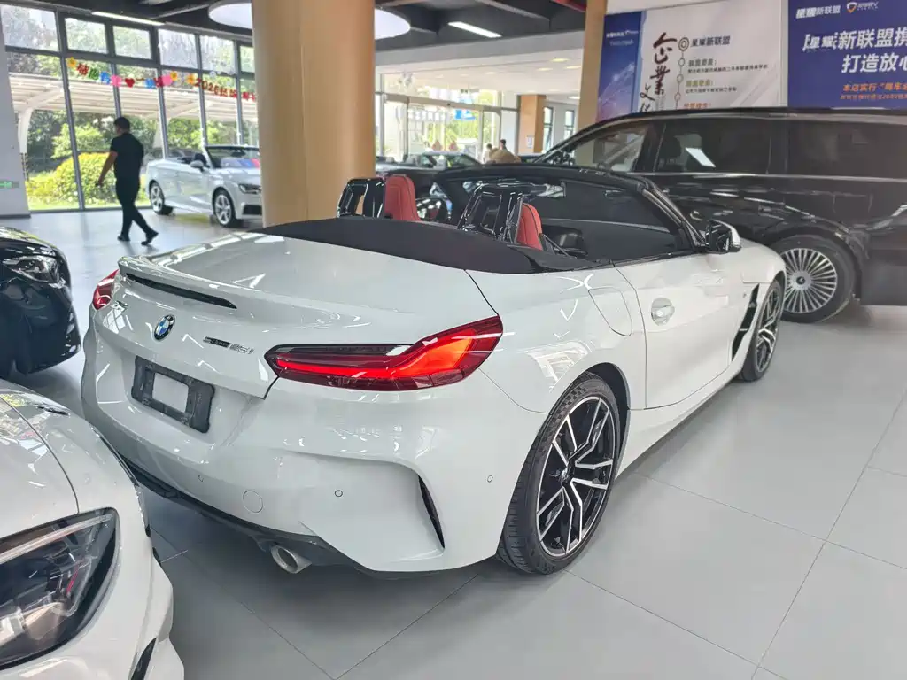 BMW Z4 2022 — фото 9