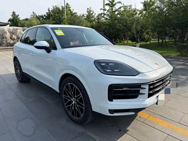 Porsche Cayenne 2025