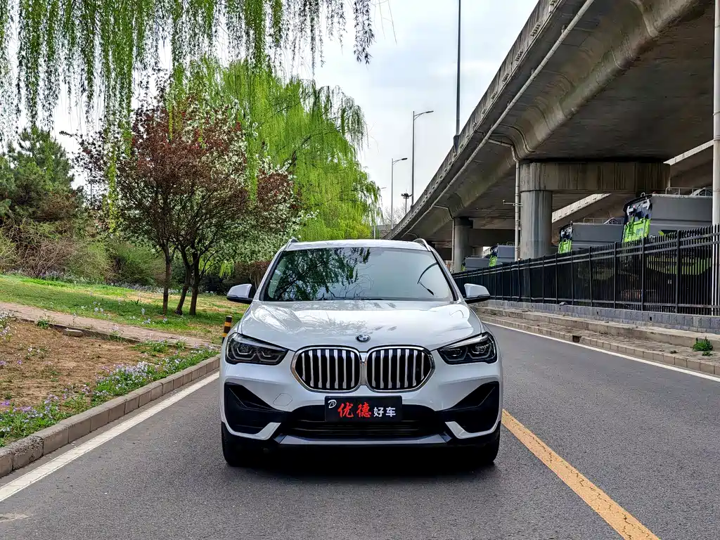 BMW X1 2022 — фото 2