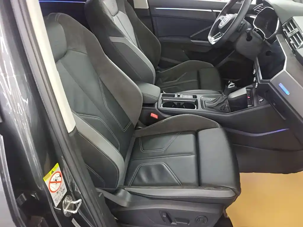 Audi Q3 Sportback 2023 — фото 25