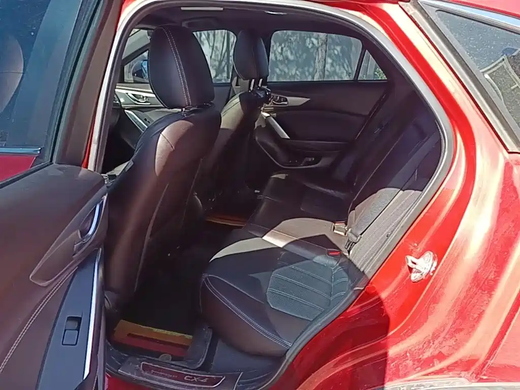 Mazda CX-4 2016 — фото 17