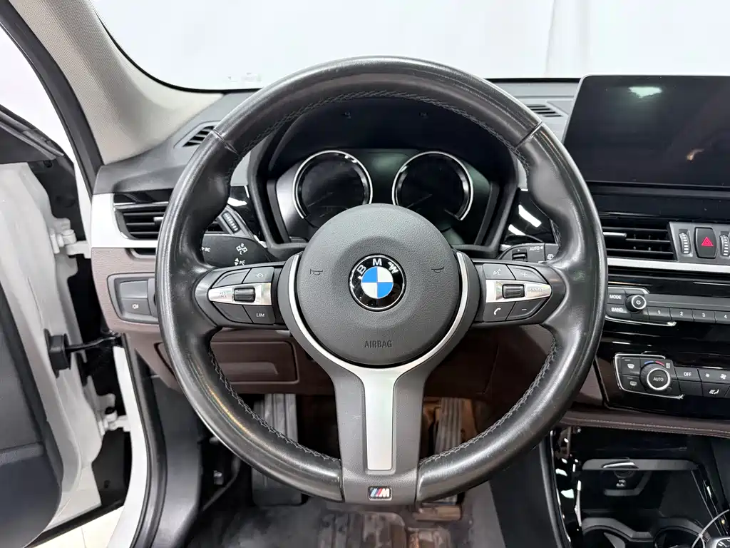 BMW X1 2022 — фото 12
