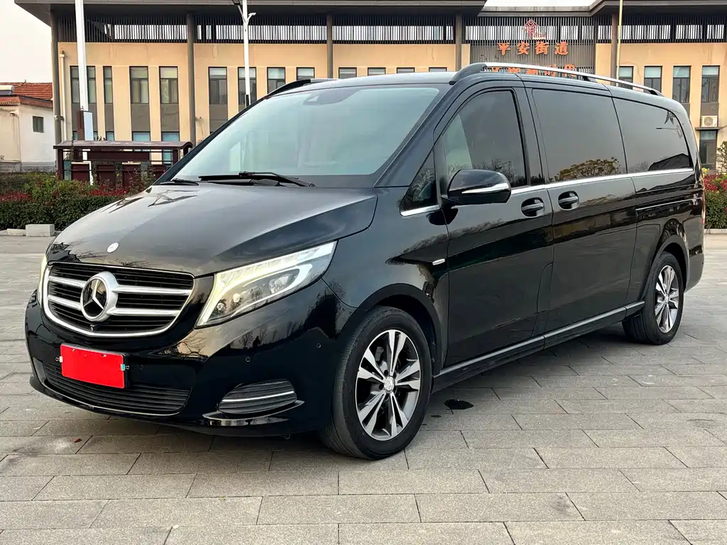 Mercedes-Benz V-Class 2017 — фото 1