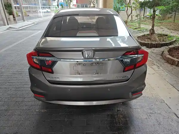 Honda Greiz 2016