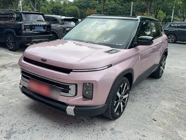 Geely ICON 2024