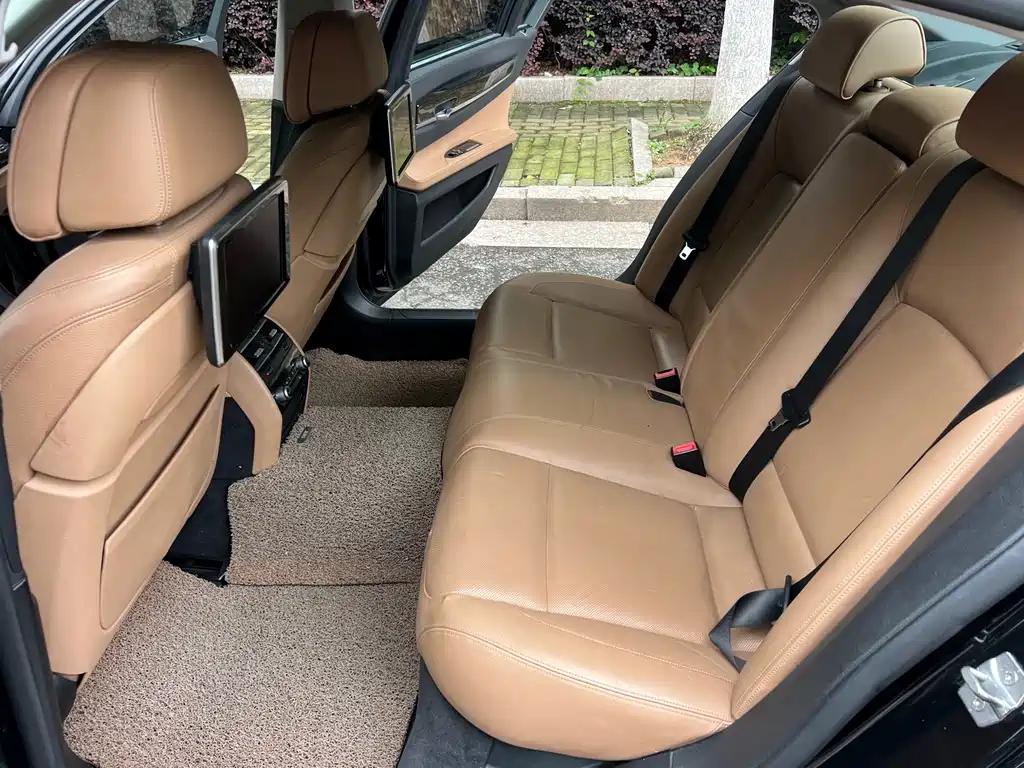 BMW 7 Series 2013 — фото 23