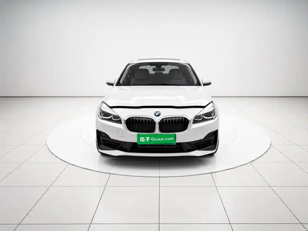 BMW 2 Series Wagon 2018 — фото 2