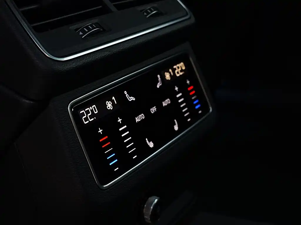 Audi A6 2023 — фото 15