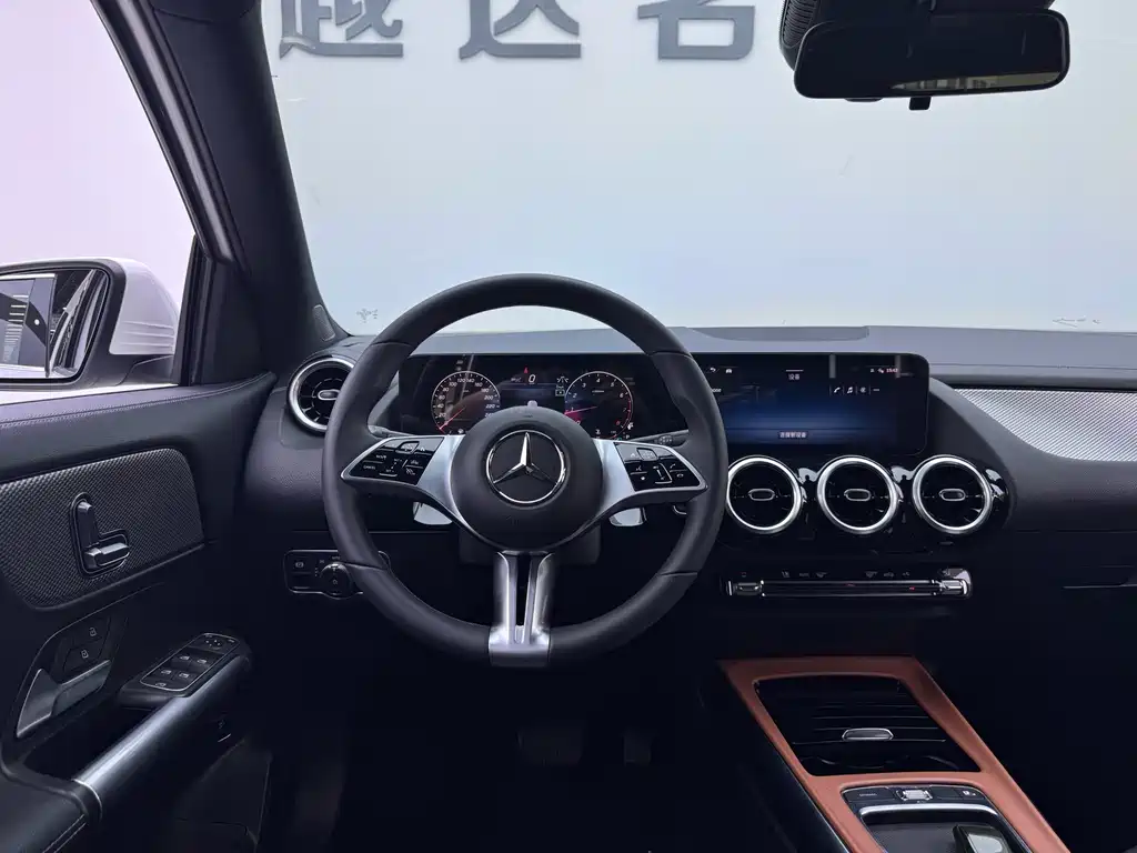Mercedes-Benz GLA 2025 — фото 16
