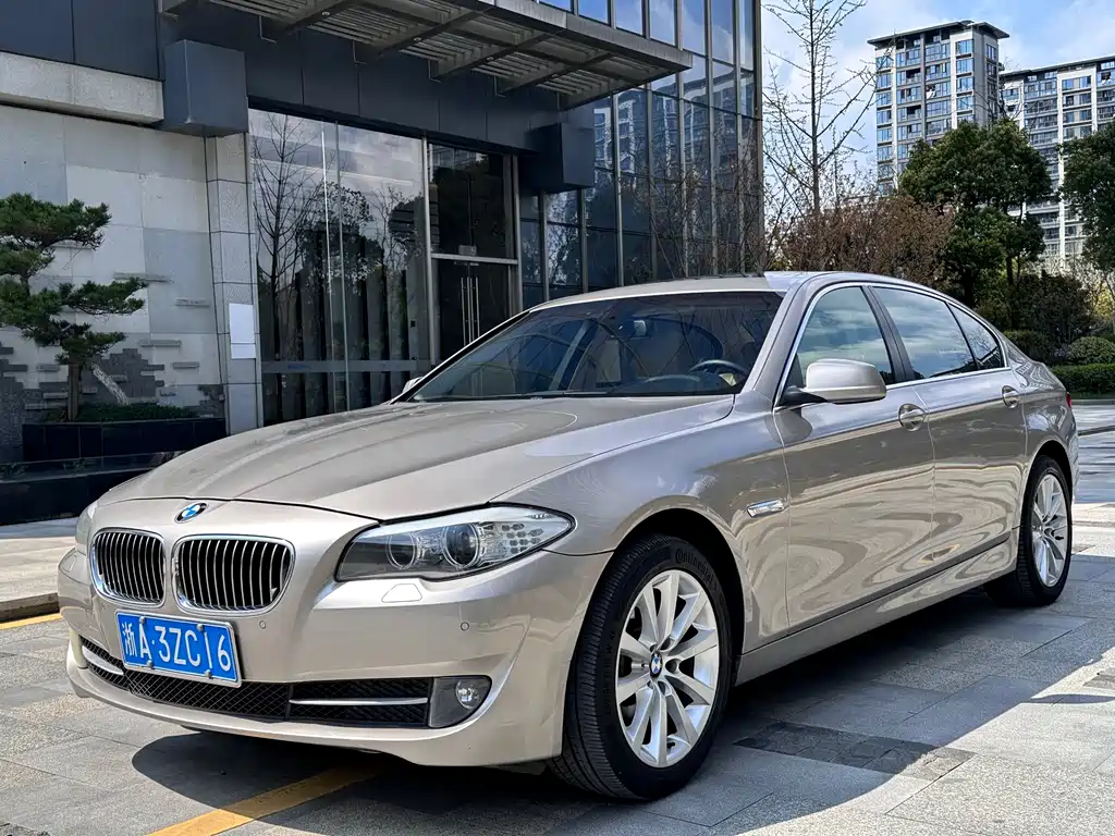 BMW 5 Series 2013 — фото 1