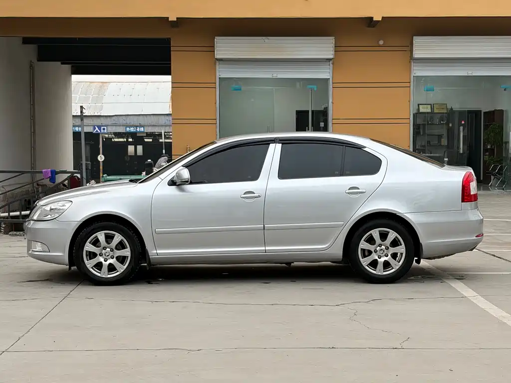 Skoda Octavia 2014 — фото 16