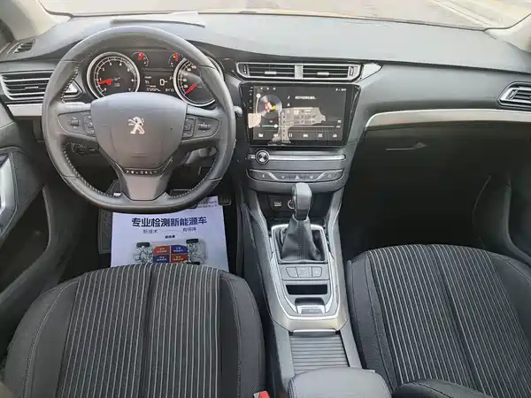 Peugeot 408 2016