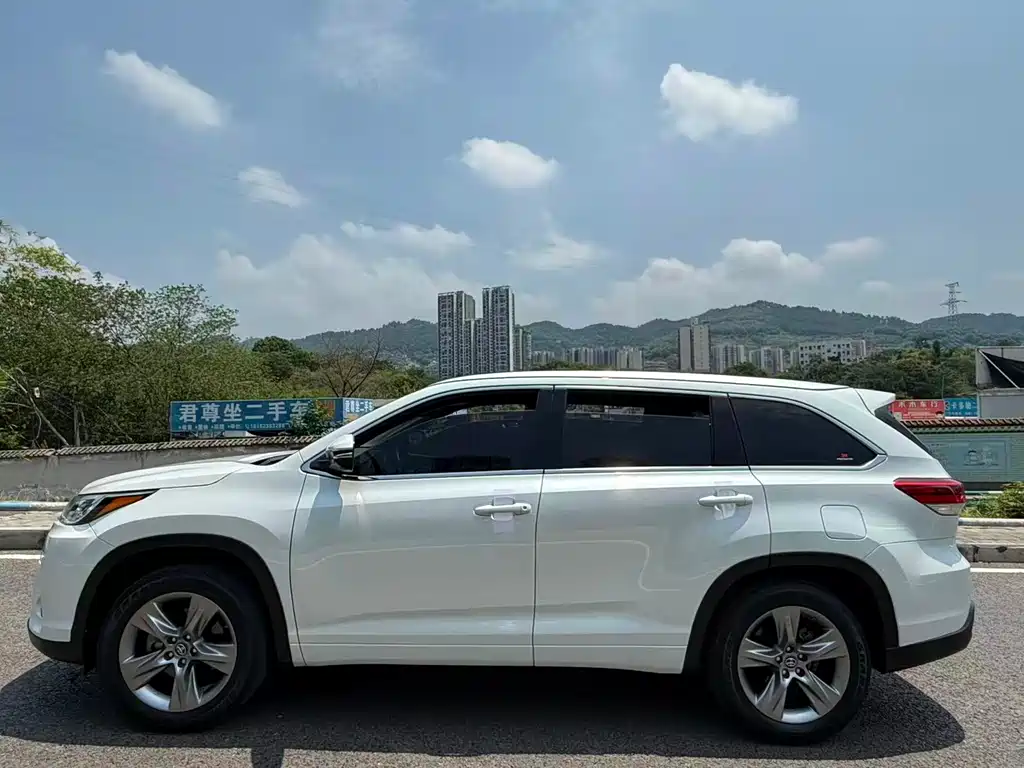 Toyota Highlander 2020 — фото 18