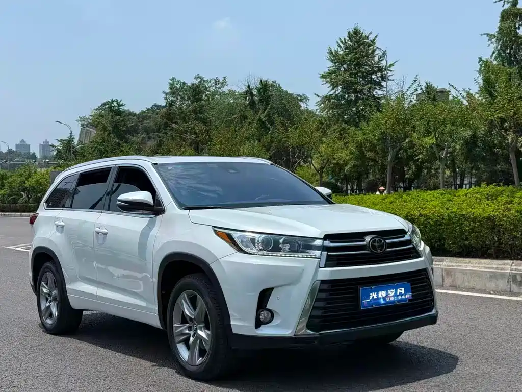 Toyota Highlander 2020 — фото 3