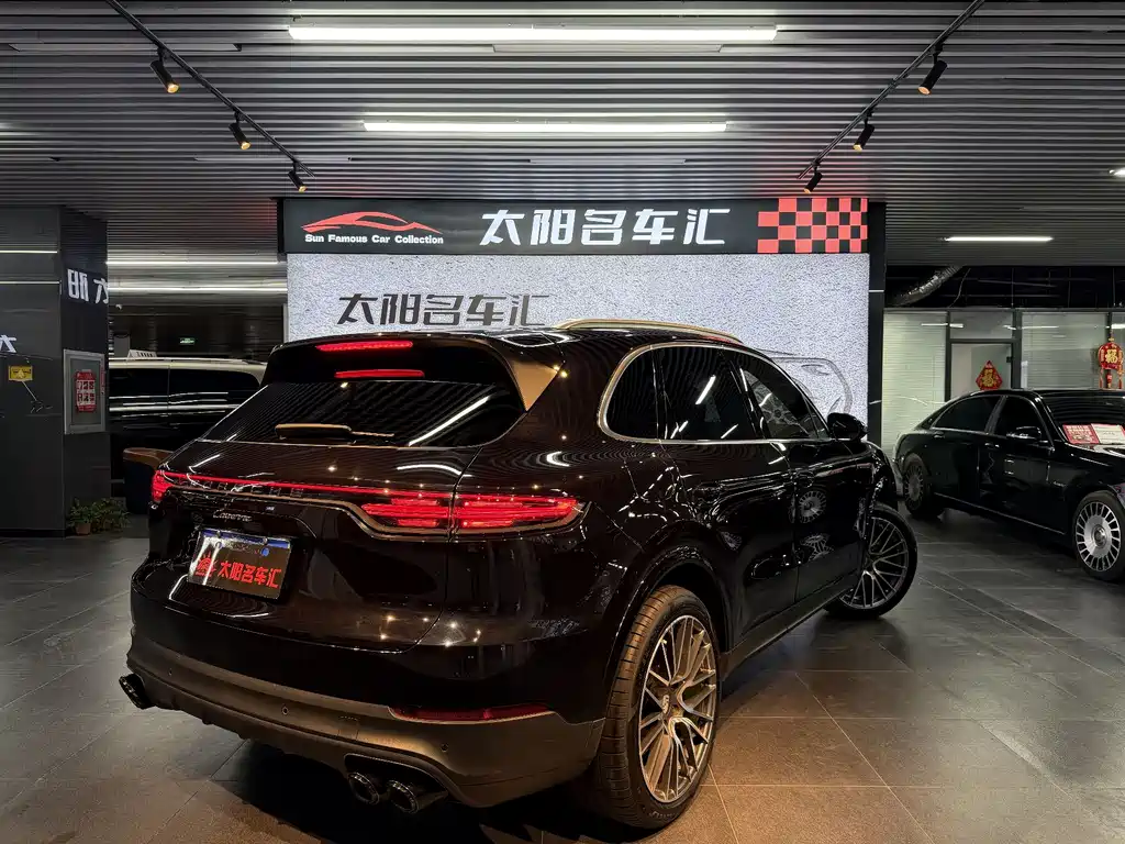 Porsche Cayenne 2018 — фото 18