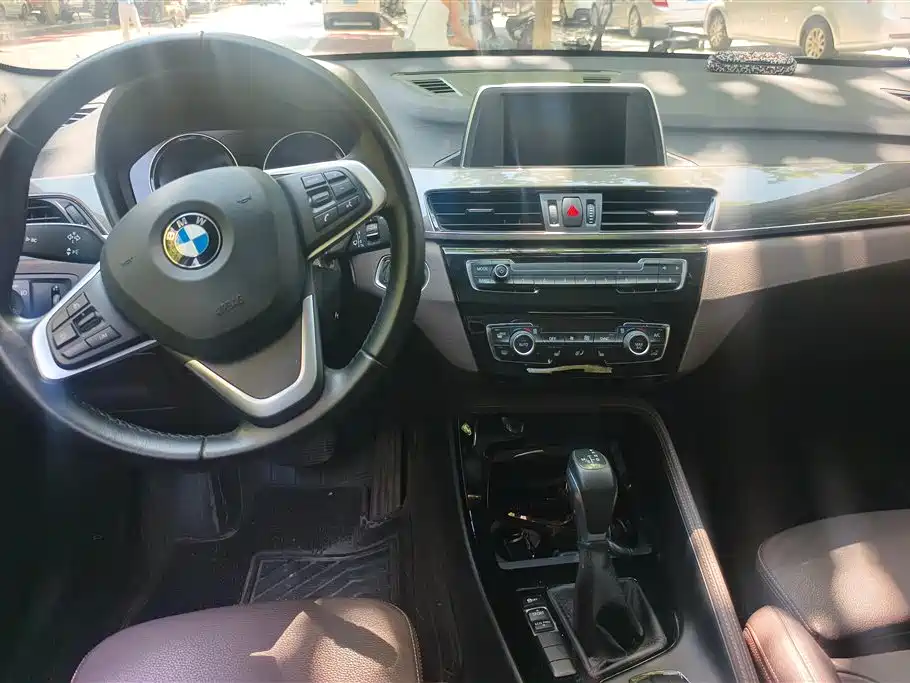 BMW X1 2018 — фото 12