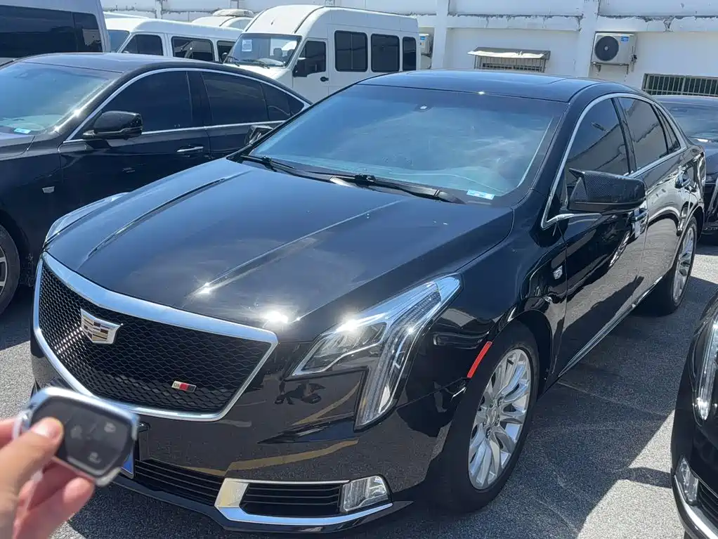 Cadillac XTS 2018 — фото 1