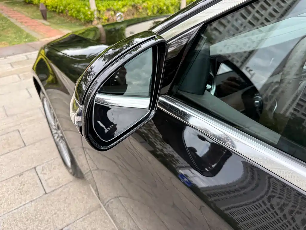 Mercedes-Benz E-Class 2022 — фото 16