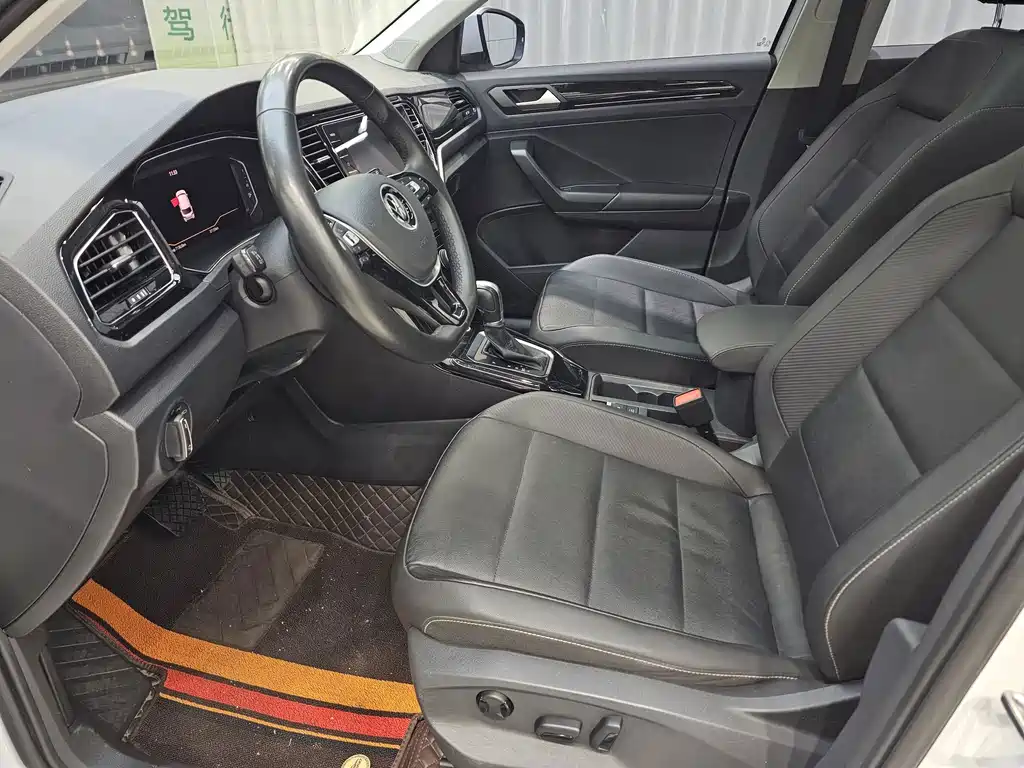 Volkswagen T-Roc 2023 — фото 15