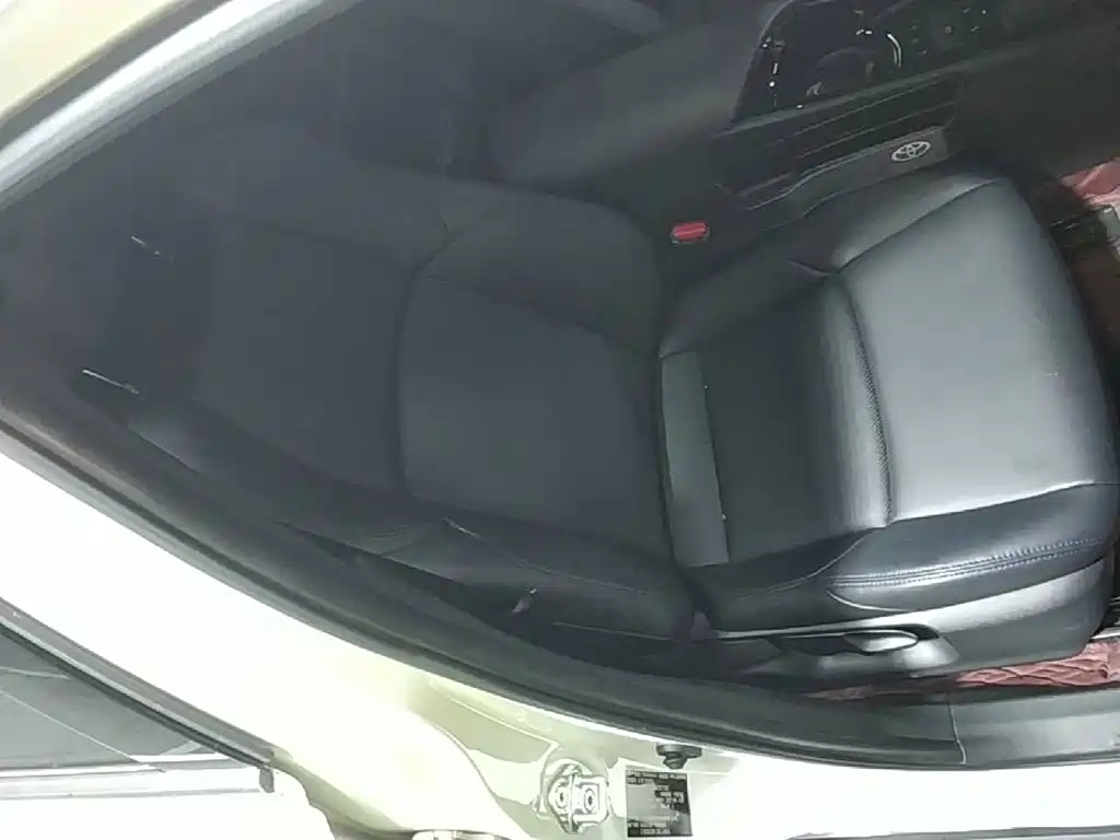 Toyota C-HR 2021 — фото 25