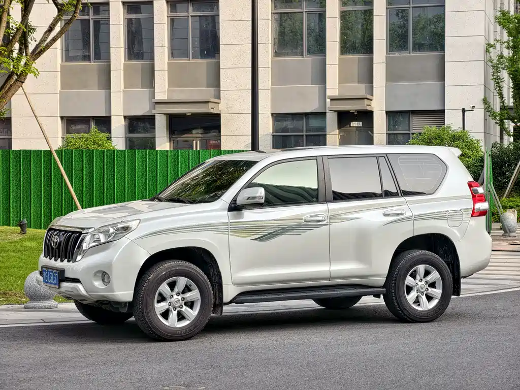 Toyota Prado 2014 — фото 10