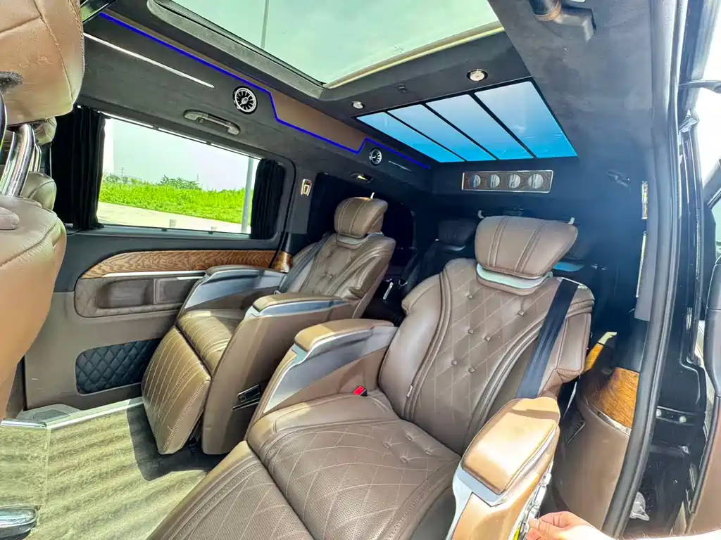 Mercedes-Benz V-Class 2020 — фото 6