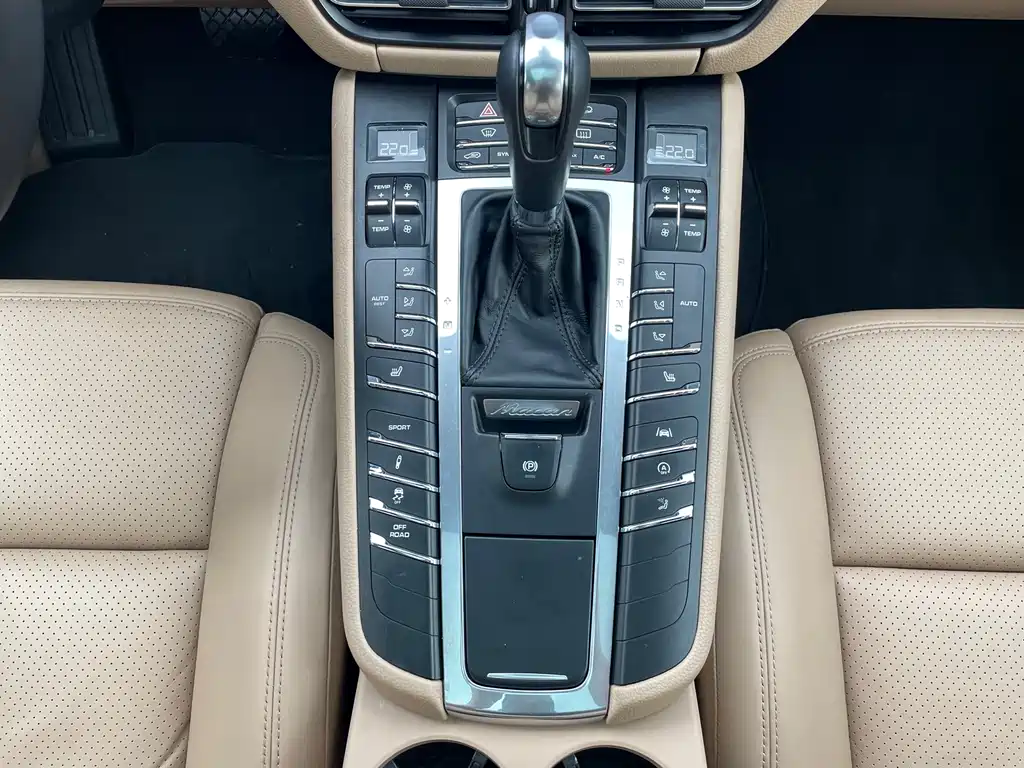 Porsche Macan 2019 — фото 12