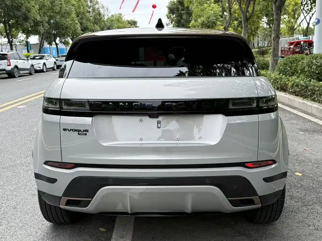 Land Rover Evoque 2023 — фото 5