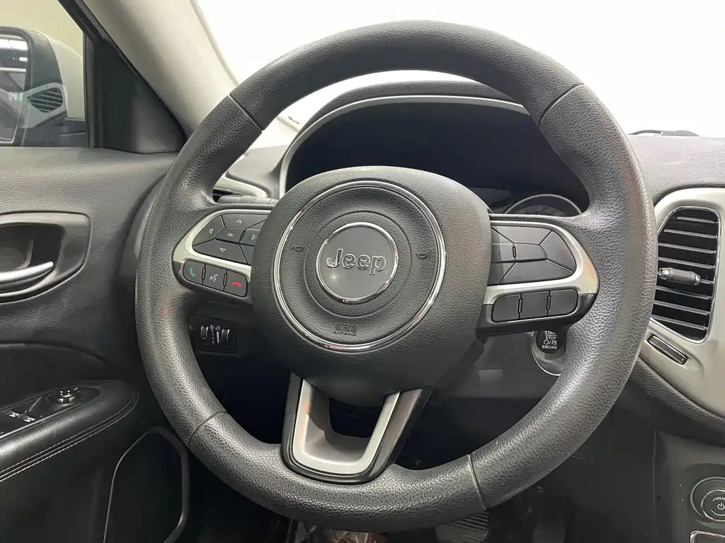 Jeep Compass 2020 — фото 15