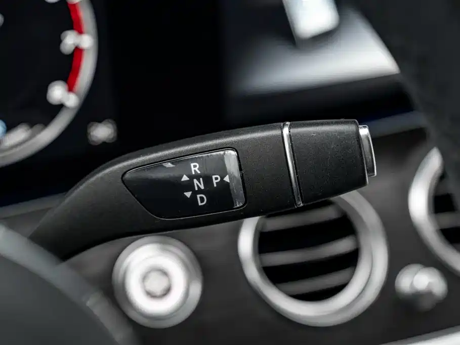Mercedes-Benz E-Class 2020 — фото 12