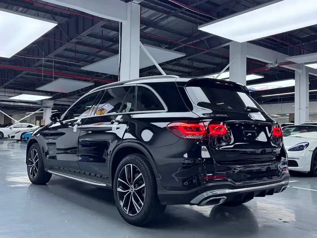 Mercedes-Benz GLC 2021 — фото 17