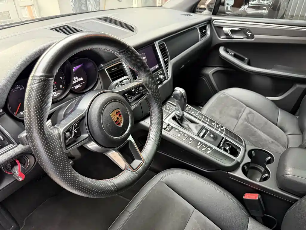Porsche Macan 2016 — фото 9