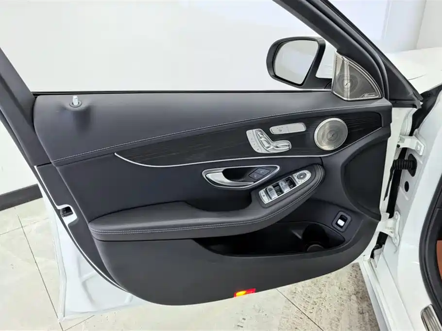 Mercedes-Benz C-Class 2021